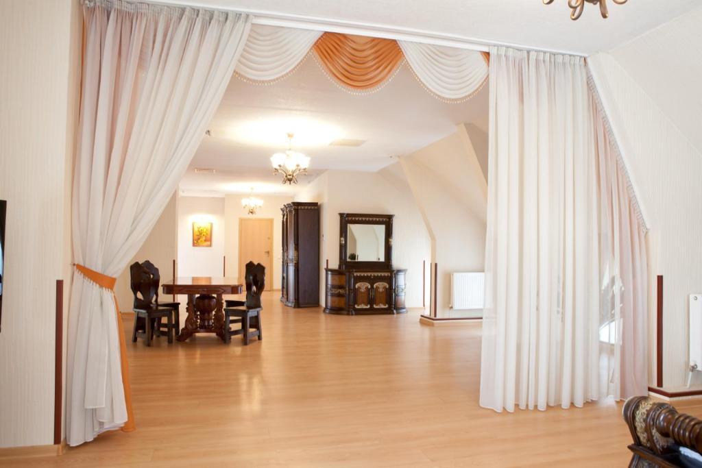 Hotel Complex Verhovina Kiev Bilik gambar